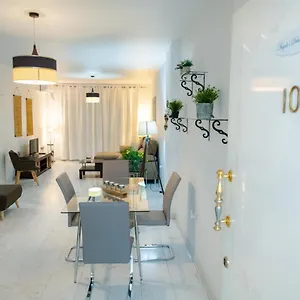 Angela's Luxury Ларнака